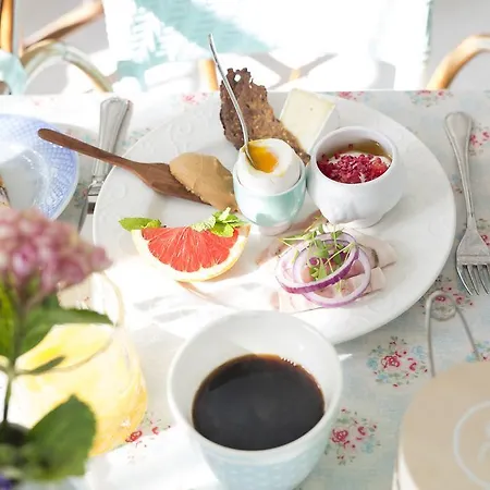 Niels Bugges Anneks Bed & Breakfast 2*